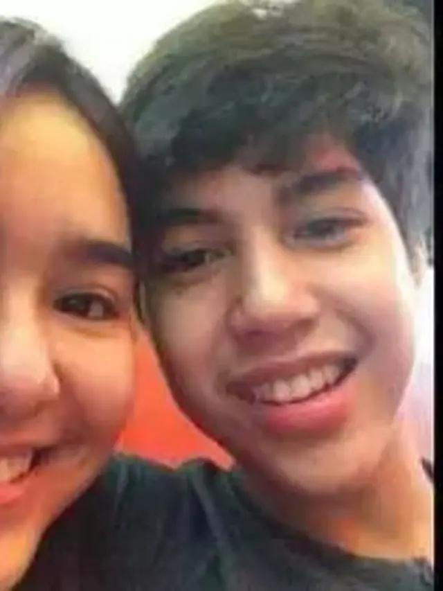 Sempat Pacaran, Ini 6 Potret Lawas El Rumi dan Amanda Manopo yang Mesra