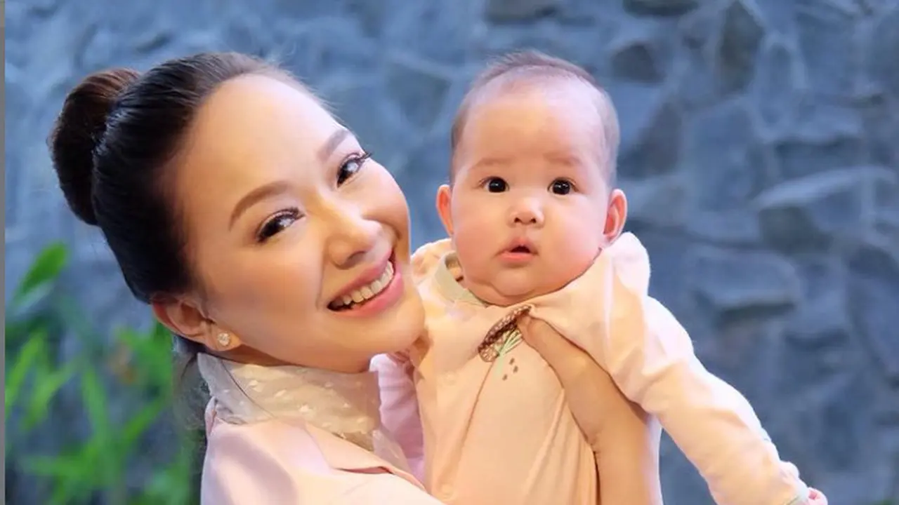 Yuanita Christie bersyukur maksimal bersama anak saat pandemi (Foto: Instagram @yuanitachrist)