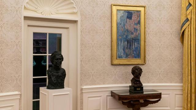 Dekorasi Baru Ruang Oval Kantor Presiden AS Joe Biden. (AP Photo)