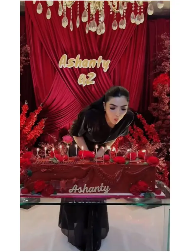 6 Potret Dekorasi Pesta Ultah Ashanty ke-42 yang Elegan, Bernuansa Cherry Merah