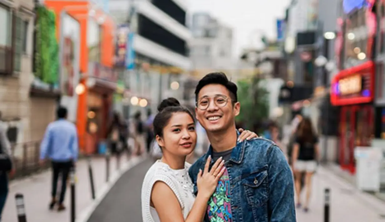 Sejak awal, keduanya memang tak ingin menunda untuk memiliki momongan. Setelah menikah pun pasangan Putri Titian dan Junior Liem langsung menyambangi Negeri Sakura, Jepang, untuk melakukan bulan madu. (Instagram/putrititian)