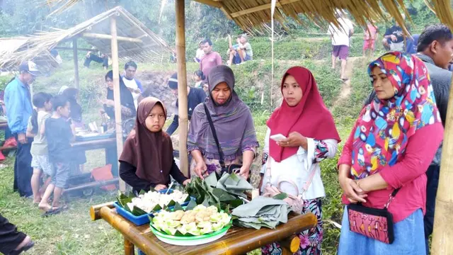 Pasar Kuliner di Taman Angkruk Logawa, Sunyalangu, Karanglewas, Banyumas. (Foto: Liputan6.com/Adib untuk Muhamad Ridlo)
