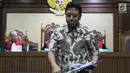 Mantan Ketua Umum PPP, M Romahurmuziy atau Romy saat menjalani sidang pembacaan dakwaan di Pengadilan Tipikor, Jakarta, Rabu (11/9/2019). M Romahurmuziy didakwa terlibat kasus suap jual-beli jabatan di lingkungan Kementerian Agama (Kemenag). (Liputan6.com/Helmi Fithriansyah)