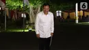 Kepala RSPAD dr Terawan Agus Putranto meninggalkan Kompleks Istana Kepresidenan di Jakarta, Selasa (22/10/2019). Terawan yang mengenakan atasan kemeja berwarna putih tersebut, dirumorkan akan mengisi jabatan sebagai Menteri Kesehatan di Kabinet Kerja jilid II. (Liputan6.com/Angga Yuniar)