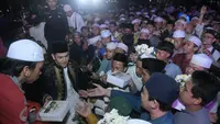 Jakarta Bersholawat di Monas, Puluhan Ribu Jemaah Doakan Korban Bencana