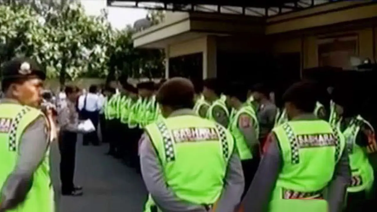 VIDEO: 2 Kompi Dalmas Polda Jabar Amankan Pilkada Tasikmalaya 