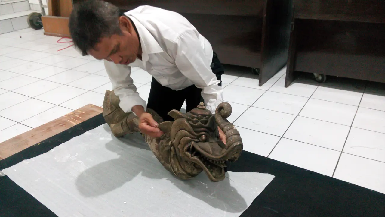Benda Mirip Arca Gegajahan Ditemukan Tak Sengaja di Bandung  