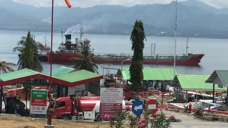 Pertamina hingga Jumat (5/10/2018) ini terus mengirimkan 4 tanker pengangkut Bahan Bakar Minyak (BBM) sebanyak 11,2 juta liter via jalur laut menuju Donggala, Sulawesi Tengah. (Dok Pertamina)