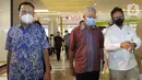 Mini Sentra Vaksinasi yang merupakan Program Sentra Vaksinasi Covid-19 diselenggarakan di Central Park dan Neo Soho Mall dengan target masyarakat umum usia 18 tahun keatas. Vaksinasi sejak awal bulan Mei 2021 telah dijalankan hampir 10.000 orang. (Liputan6.com/HO/Ading)