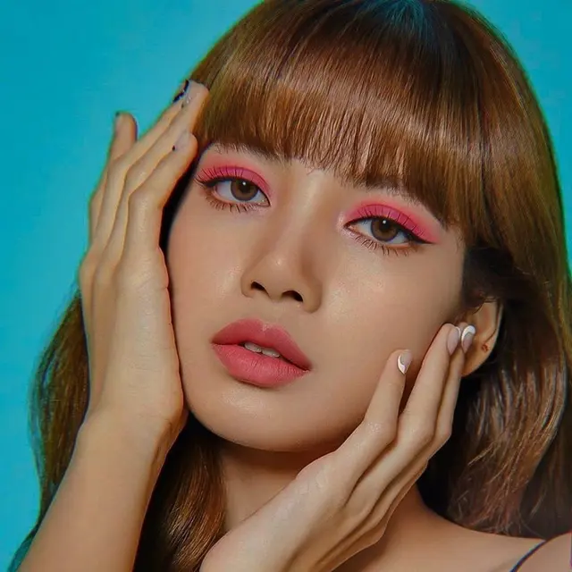 Inspirasi riasan mata yang fresh dari Lisa BLACKPINK (Foto: instagram.com/lalalisa_m)