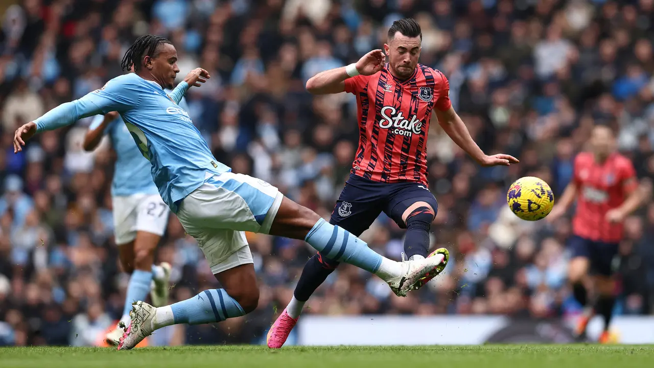 Jack Harrison dan Manuel Akanji - Manchester City vs Everton di Premier League 2023/2024
