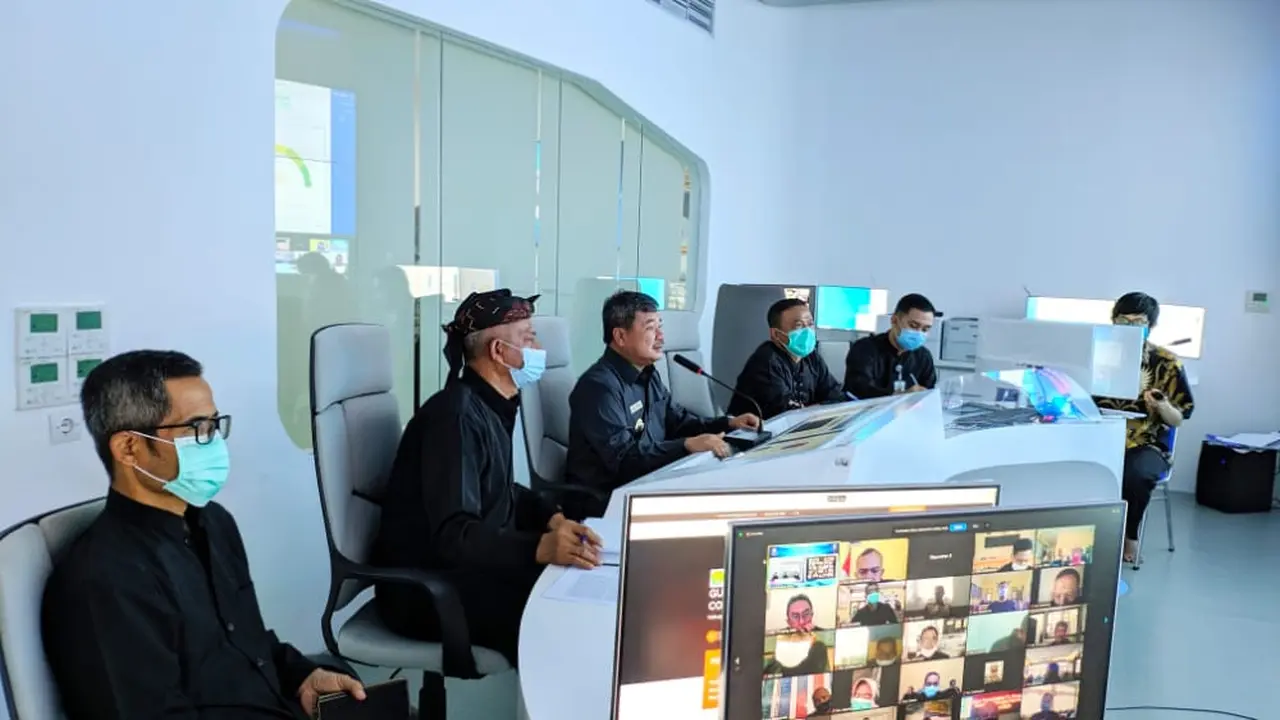 Bupati Garut Rudy Gunawan, memberikan arahan kepada seluruh camat di Garut, pentingnya penerapan prokes dan pengetatan izin keramaian dalam pencegahan Covid-19.