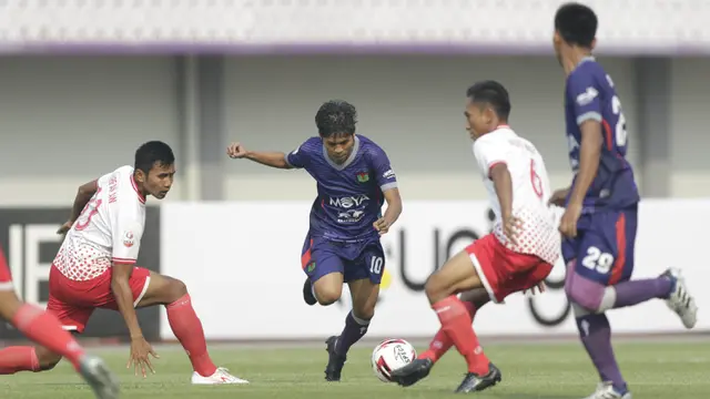 FOTO: Sirvi Arfani Cetak Hattrick, Persita Hajar Persibat
