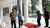 Jokowi dan JK makan siang bersama di Kantor Wapres.