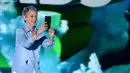 Ellen DeGeneres adalah seorang presenter talk show yang populer setelah Oprah Winfrey. Ellen selalu mengumbar hubungan sesama jenisnya antara Portia De Rossie. Akhirnya mereka menikah di tahun 2008. (AFP/Bintang.com)