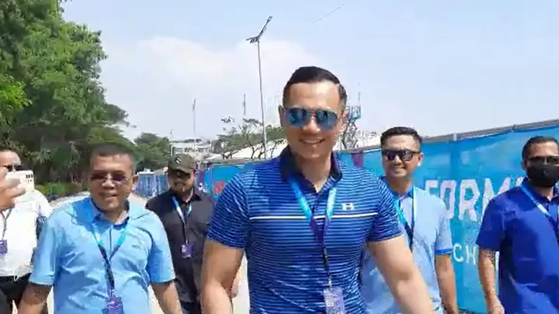 AHY nonton langsung balapan Formula E di JIEC, Ancol, Jakarta Utara, Sabtu (4/6/2022). Dia mengaku menjagokan Nyck de Vries menjuarai Formula E. (Foto: Istimewa)