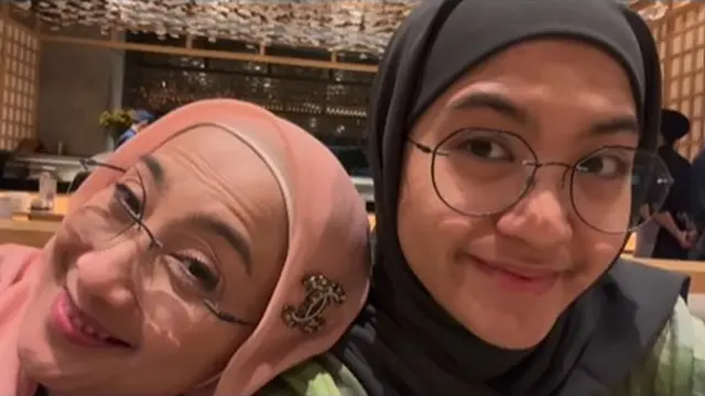 Desy Ratnasari dan Nasywa (Instagram/desyratnsariterdepan)