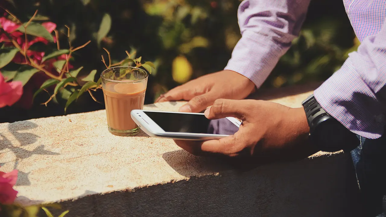 ilustrasi hp android mati