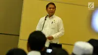 Menkoinfo Rudiantara memberikan sambutan di acara peluncuran Fatwa MUI tentang Hukum dan Pedoman Bermuamalah Melalui Medsos, Jakarta, Senin (5/6). (Liputan6.com/Helmi Afandi)