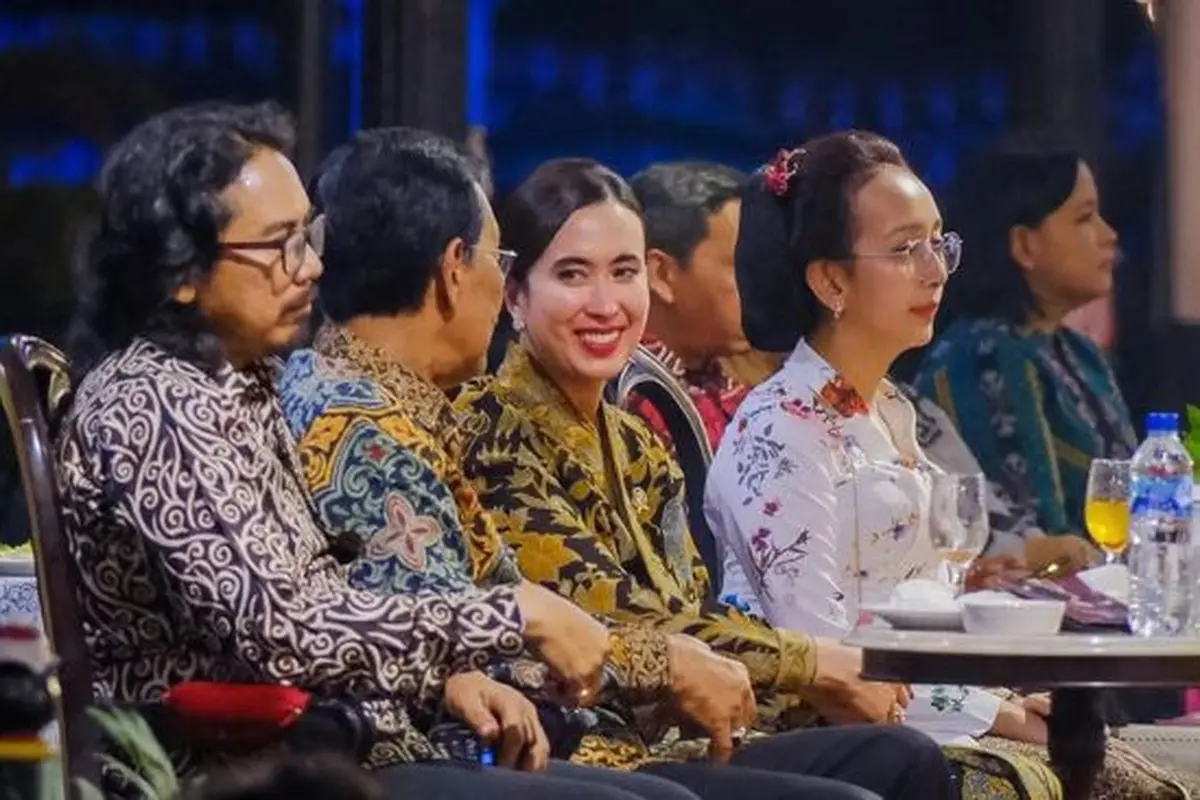Potret Widiyanti Putri Wardhana Bersama Sri Sultan Hamengkubuwono X. (instagram/widi.wardhana)