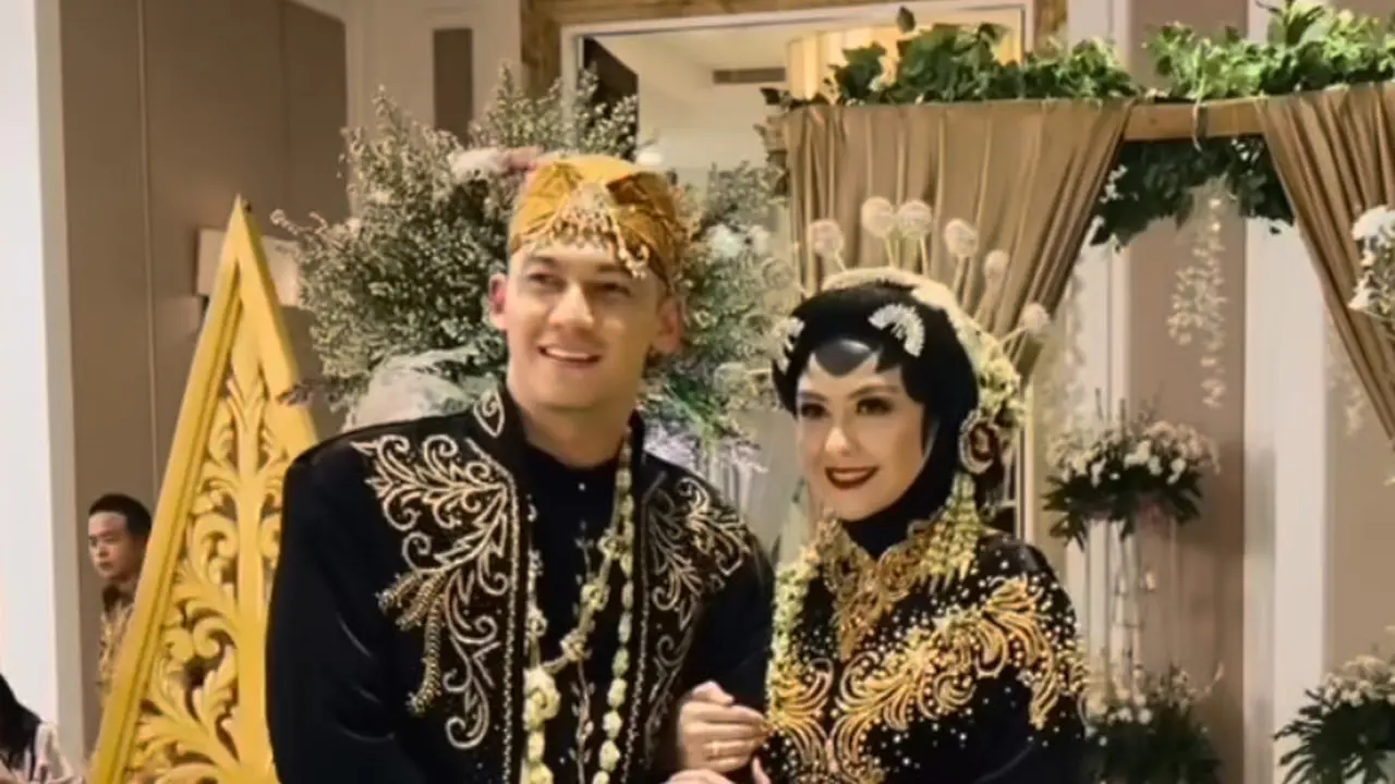 Revalina S Temat Kenakan Kebaya Pernikahan Adat Jawa
