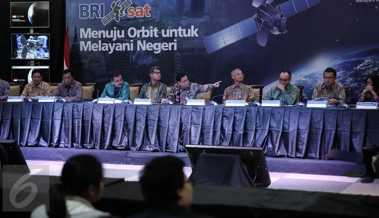 Suasana launching Satelit BRISat di Bank BRI Pusat, Jakarta, Selasa (31/5/2016). Satelit BRIsat  akan diluncurkan tanggal 8 Juni 2016 jam 20.30-21.15 UTC atau tanggal 9 Juni 2016 waktu Indonesia. (Liputan6.com/Faizal Fanani)   