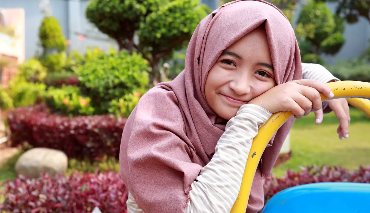 "Karena dunia stand up itu menghibur banget terus bisa buat kita percaya diri," ujar Arafah yang merasa nyaman mengungkapkan keresahannya lewat komedi. (Deki Prayoga/Bintang.com)