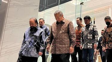 Ketua Majelis Tinggi Partai Demokrat Susilo Bambang Yudhoyono SBY (SBY) menemui Ketua Umum Partai NasDem Surya Paloh di markas NasDem Tower, Gondangdia Jakarta Pusat, pada Minggu (5/6/2022) malam.