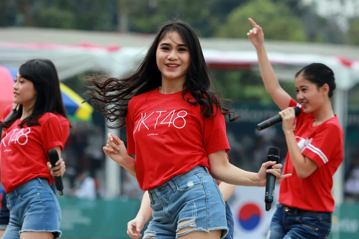 Penampilan JKT48 Hibur Penonton Panahan Asian Games 2018