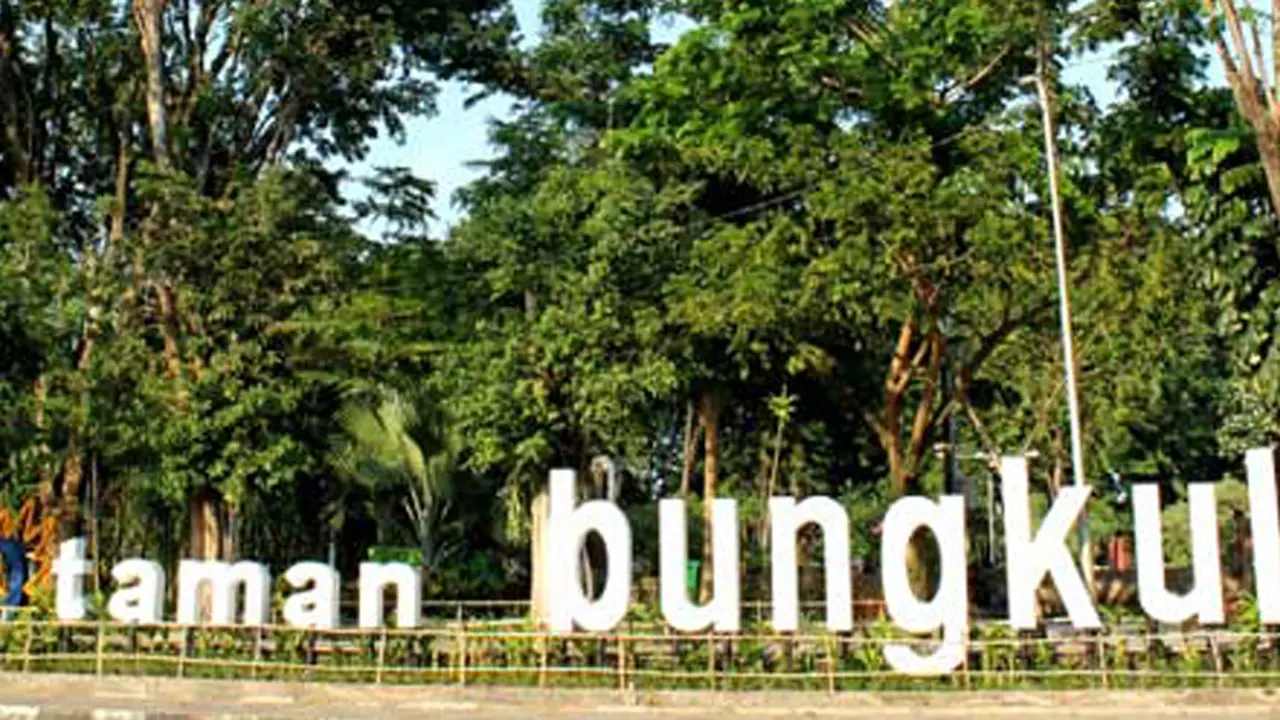 Risma Mengamuk di Taman Bungkul Ramaikan Linimasa