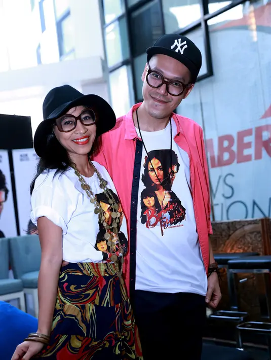 Sebagai musisi yang kualitasnya tak diragukan lagi, Endah N Rhesa mengaku kegiatan mengisi lagu film hanya sekedar kerja sampingan. (Wimbarsana/Bintang.com)