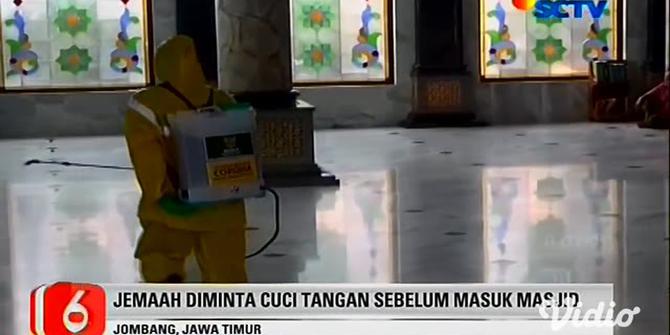 VIDEO: Masjid Gelar Salat Jumat Berjamaah Ikuti Protokol Covid-19