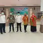 Bakal calon kepala daerah Kabupaten Blora berfoto bersama saat pemeriksaan kesehatan di RSUD dr Moewardi Solo (Ahmad Adirin/Liputan6.com)