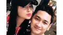 Setelah menikah, Dewi Perssik dan Angga kerap memamerkan kemesraannya melalui akun Instagram pribadinya. Tak ayal hal itu membuat banyak warganet yang iri melihat kemesraan mereka. (Foto: instagram.com/anggawijaya88)
