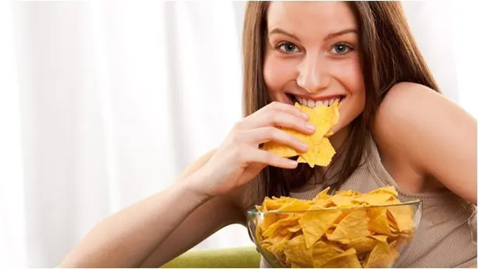 Tengah malam banyak yang merasa kelaparan/copyright: thinkstockphotos.com