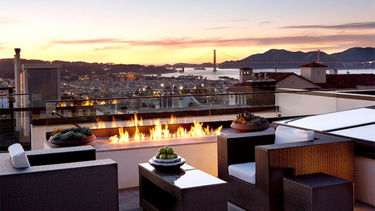 8 Desain Modern Teras di Atap Rumah