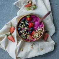 Smoothie Bowl Buah Naga. (unsplash.com/@vickyng)