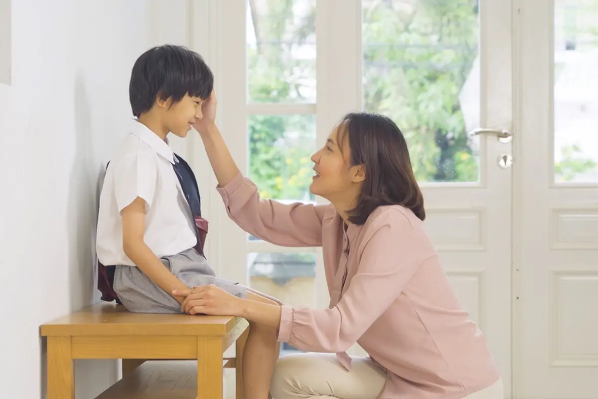 ilustrasi seorang ibu sedang berbicara kepada anak laki-lakinya