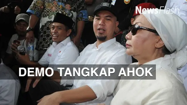  Ahmad Dhani gagal menggelar panggung rakyat di atas truk tronton di depan Gedung KPK. Truk beserta kendaraan yang membawa genset disita polisi di Markas Polda Metro Jaya. 