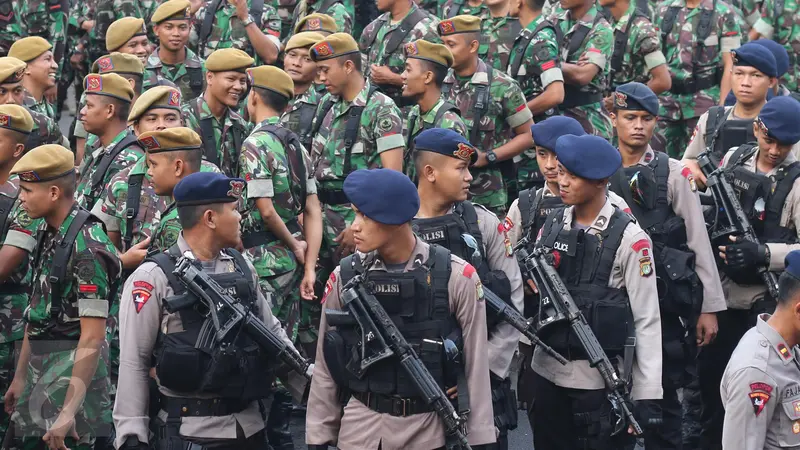 20160501-Ribuan petugas Dikerahkan untuk Amankan May Day 2016 di Jakarta