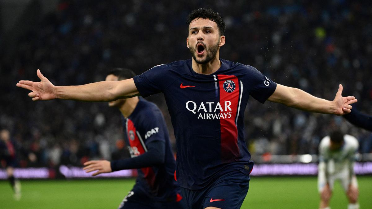 Dapat Rekomendasi Bruno Fernandes, MU Bakal Kejar Bomber PSG Ini?