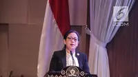 Menteri Koordinator Pembangunan Manusia dan Kebudayaan Puan Maharani memberi sambutan saat menerima pin alumni kehormatan Lembaga Ketahanan Nasional (Lemhanas) di Gedung Lemhanas, Jakarta, Kamis (5/9/2019). (Liputan6.com/Faizal Fanani)