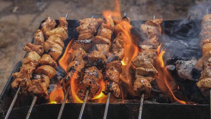 Ilustrasi daging kambing. (dok. pexels.com/@samerdaboul)
