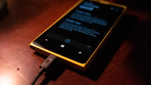 cabut charger handphone