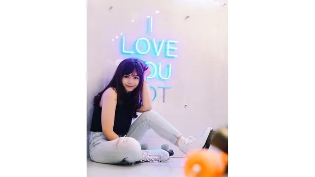 7 Potret Terbaru Sisil Eks JKT48 yang Ikut Demo Mahasiswa
