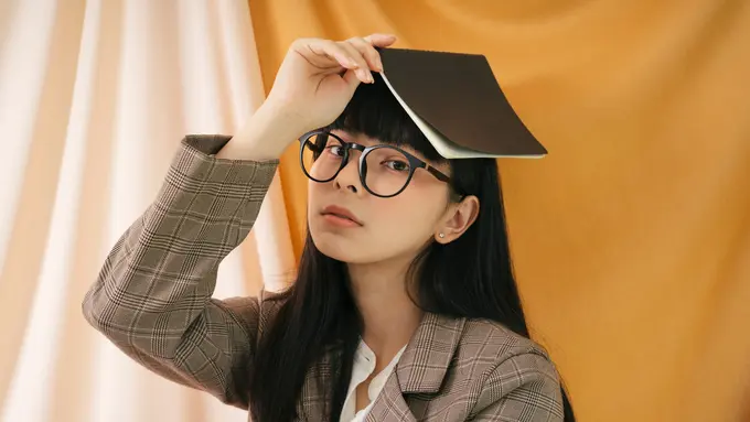 serius berpikir karier bekerja bingung