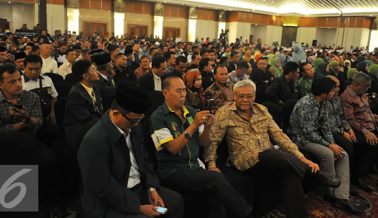 Suasana  peringatan Milad ke-17 Partai Bulan Bintang (PBB) di Jakarta, Senin (10/8/2015). Yusril meminta kepada seluruh kader PBB agar mempertahankan idealisme partai meski tidak mendapatkan keuntungan politik. (Liputan6.com/Herman Zakharia)