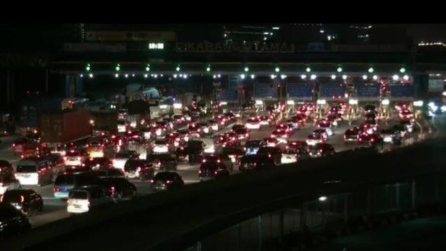 20170413-macet-bekasi-cikampek cikarang