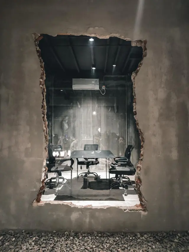 Potret Desain Interior Coffeshop Bergaya Unfinished, Bikin Warganet Was-was