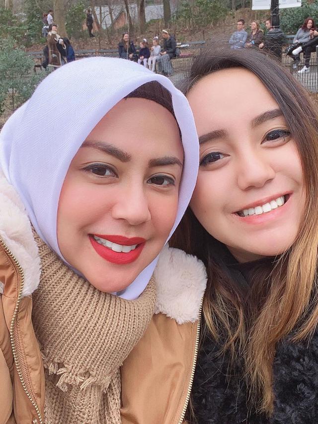 Bak Remaja, Ini 6 Potret Heidy Sunan Ibu Salmafina yang Awet Muda